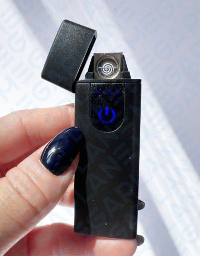 Зажигалка электронная с зарядкой от USB, черная
